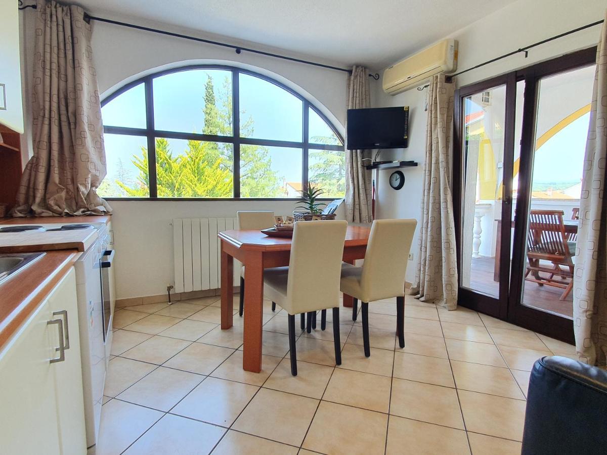 Villa Flora Malinska Cameră foto