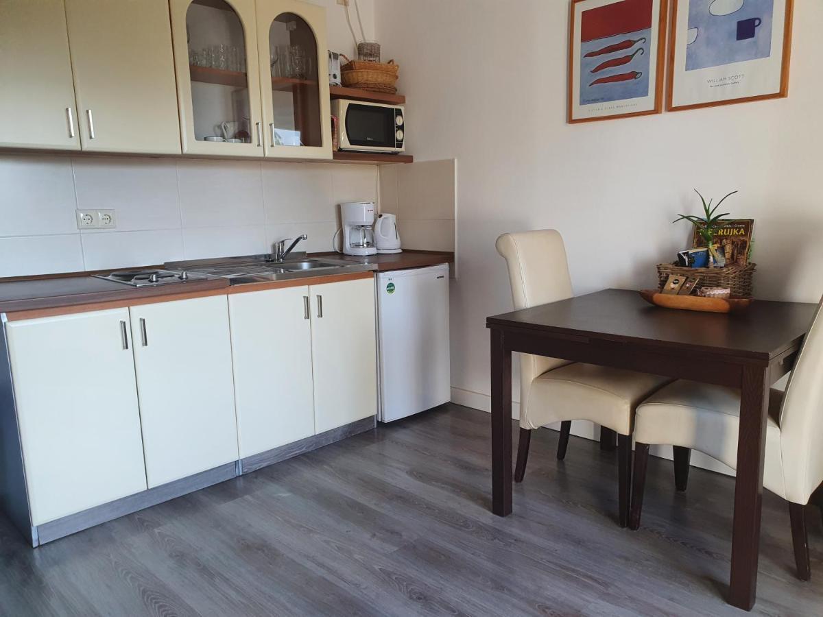 Villa Flora Malinska Cameră foto